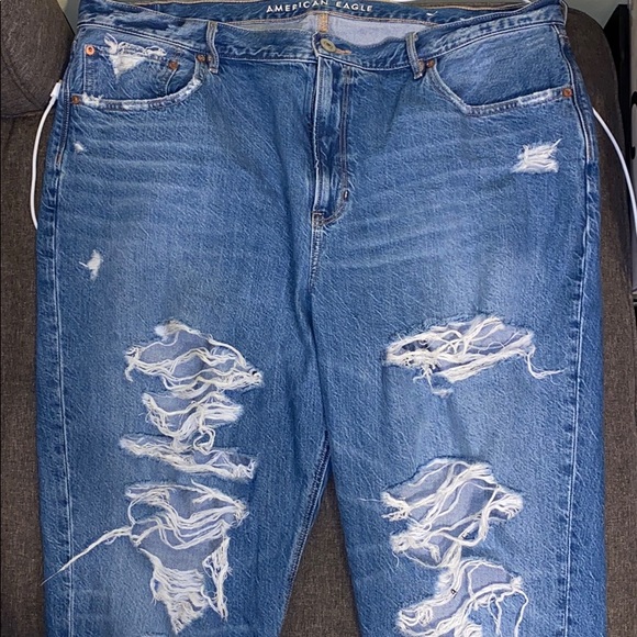American Eagle 90’s Boyfriend Jeans - Picture 1 of 4